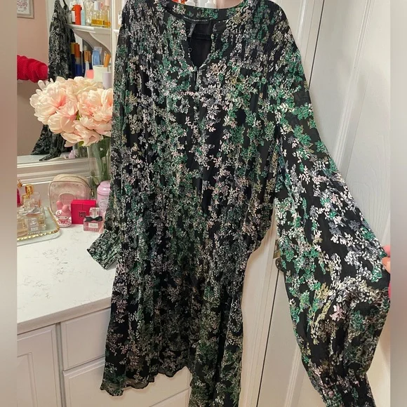 NWT White House Black Market Smocked Blouson Dress- Little Lead Burnout - Picture 5 of 16